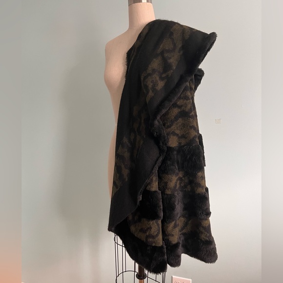 Coat, vest, faux fur, Topa LMP, no size, excellent condition, warm, black - Picture 2 of 14